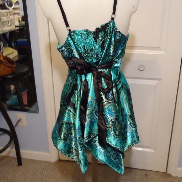 Satin Top 1X - Picture 2 of 13